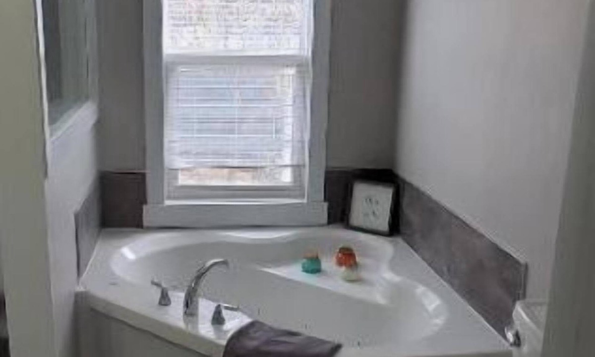 Downtown St. John's House | Historic Signal Hill Escape. Hot tub/ocean view