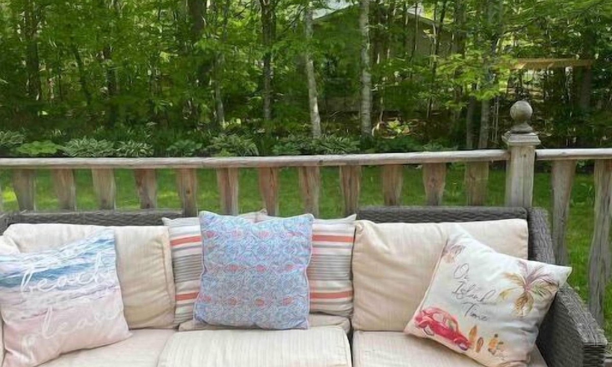 Cornwall House | Home amongst the trees-3 bed/3 bath modern stay!