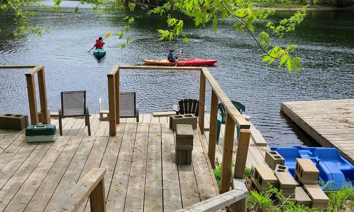 Bracebridge Cottage | Hummingbird - Waterfront Cottage on Muskoka River