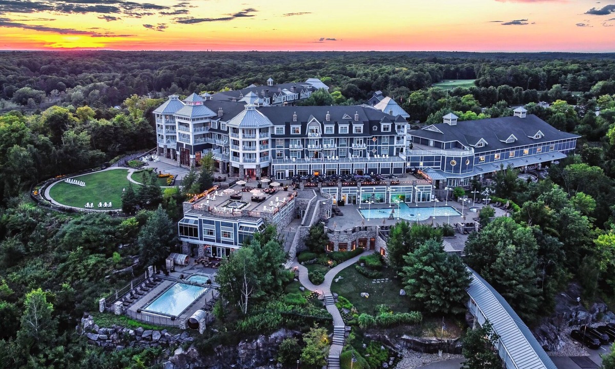 Minett Resort | JW Marriott The Rosseau Muskoka Resort & Spa