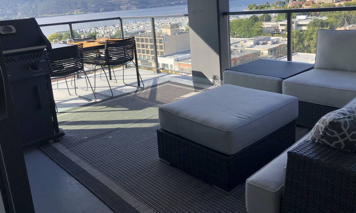 Downtown Kelowna Condo | Kelowna Executive condo overlooking the Lake!!!