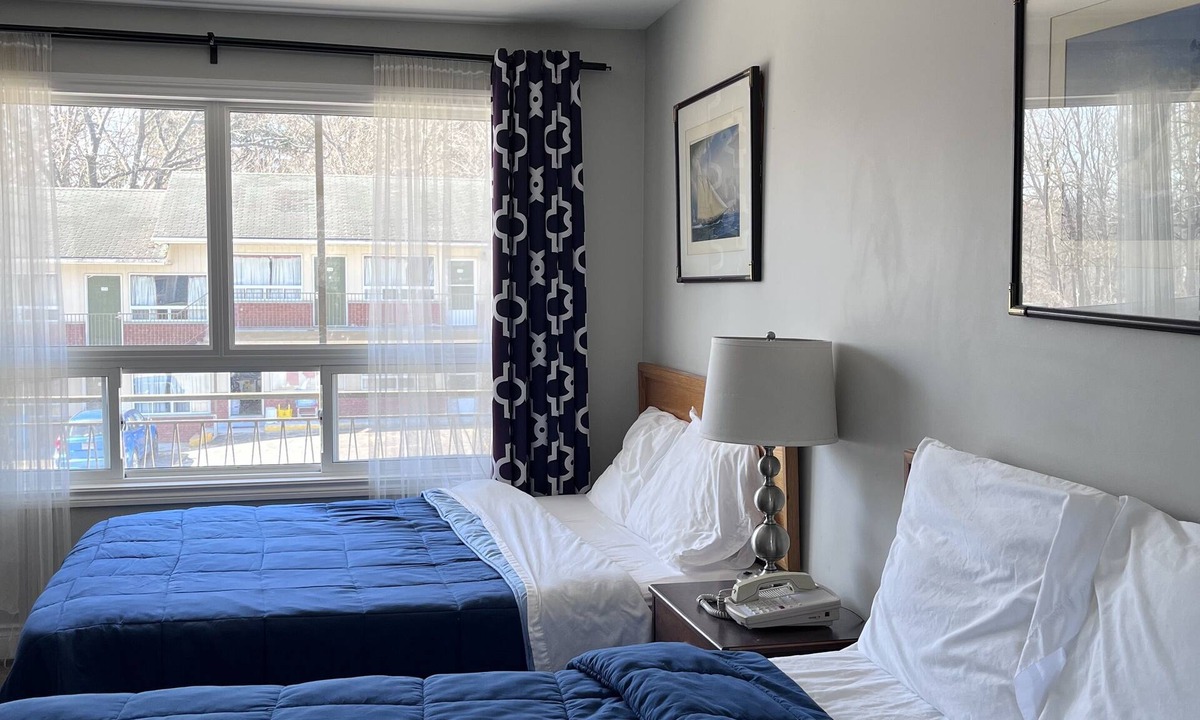 Midland Hotel | Knights Inn Midland, ON