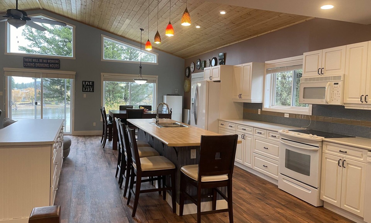 Koocanusa Ranch Cabin | Lake Front at Baynes Lake | A/C | Private Hot Tub