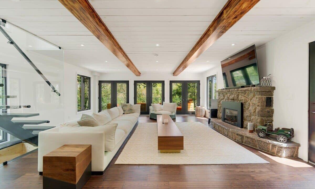 Muskoka Lakes House | Lake Joe Wonderland S