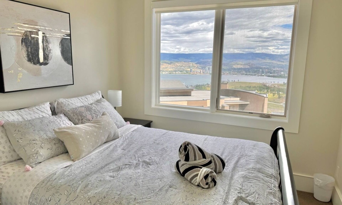 West Kelowna Estates Apartment | Lake views, 8mins to downtown & 4 mins to wineries