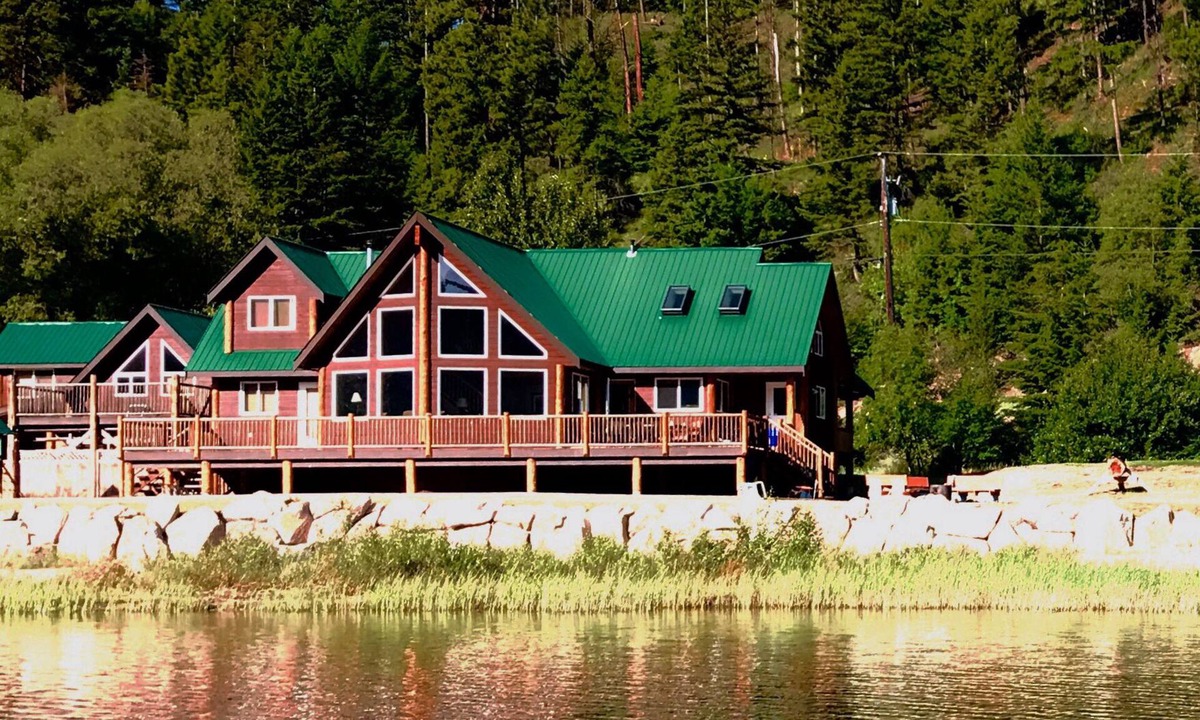 Okanagan-Similkameen House | Lakefront, 5 Bedroom "Aspen" Home on Beautiful Otter Lake near Princeton, BC