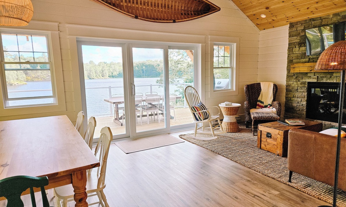 Torrance Cottage | Lakefront Cottage in Muskoka | SAUNA & Beach