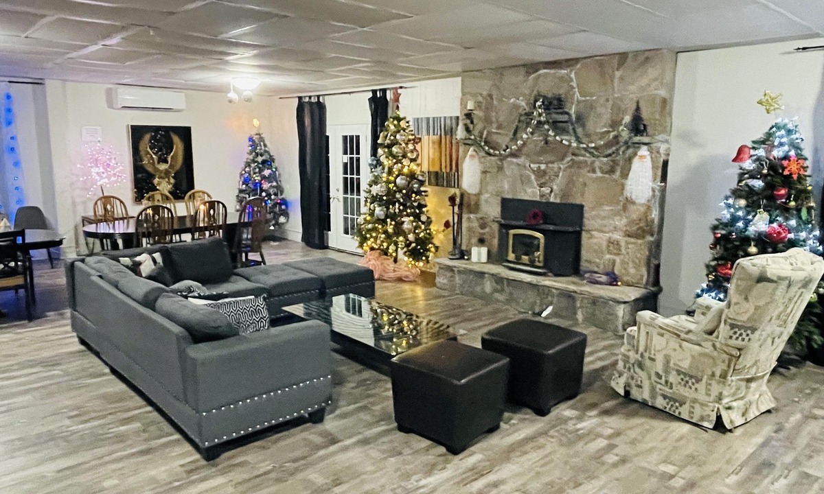 Port Stanton House | Lakefront property - Lake Sparrow Guest House