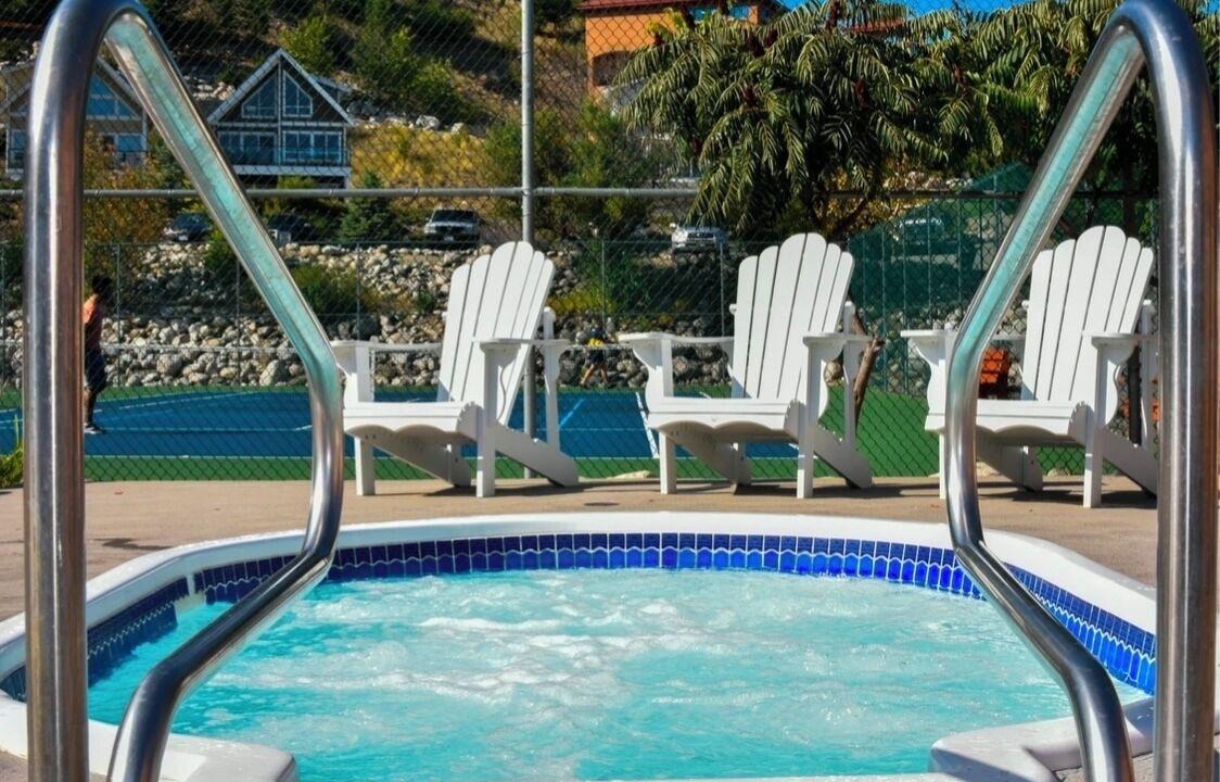 Central Okanagan House | Lakeside Den Pet + Family Friendly with Golf Cart
