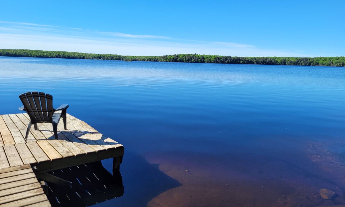 Magnetawan Cottage | Lakeside Serenity: Cozy Retreat on Ahmic Lake