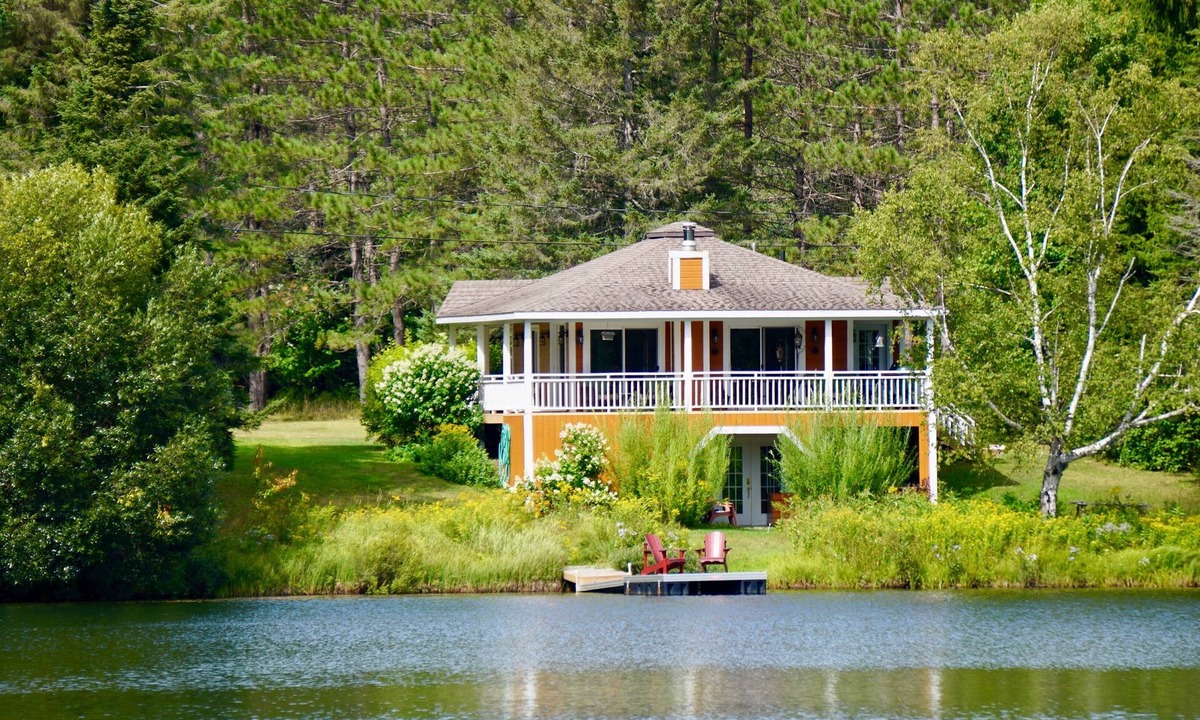 Lac-Superieur Ski Chalet | Lakeside - Tremblant Region - Hot Tub - Private
