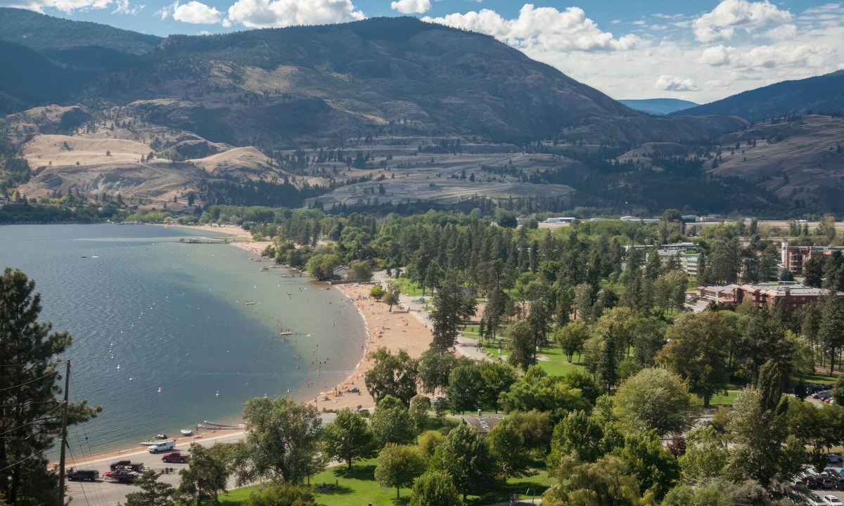 Okanagan-Similkameen Hotel | Lakeside Villa & Nordic Spa - Boutique motel with beach access