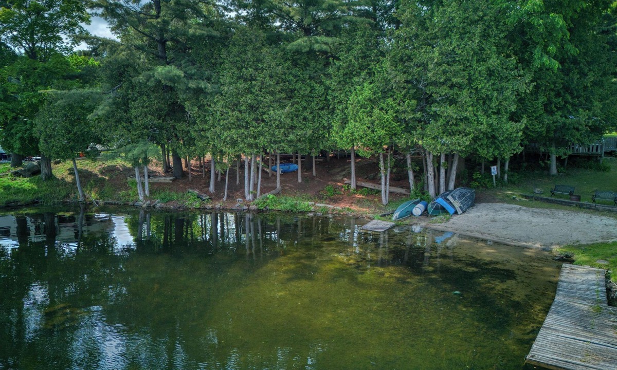 Frontenac Cabin | Large Group Lake Haven: 3-Bed/Bunks!, Sleeps 8, Full Kitchen, AC