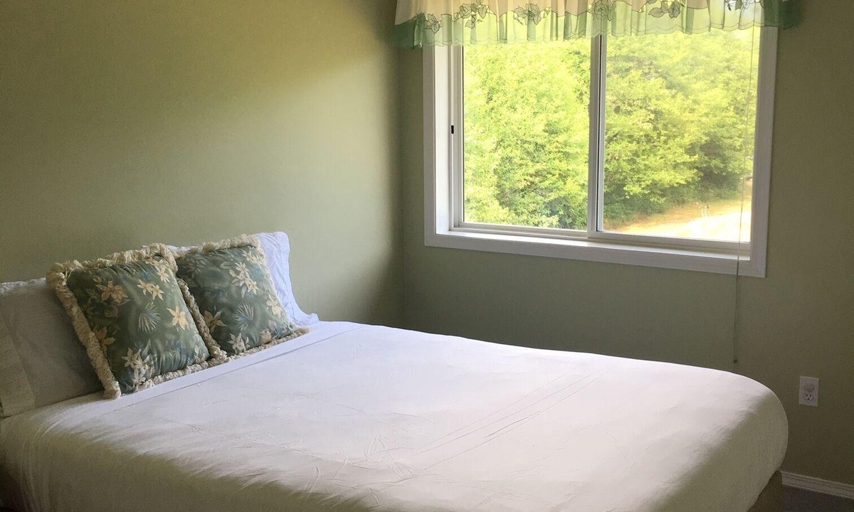 Ucluelet House | Large house for families and friends close to beaches
