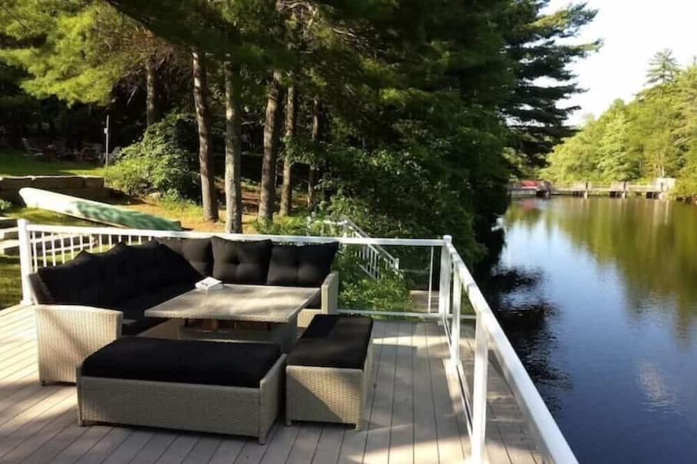 Cordova Mines Cottage | Large, private and dog friendly Country Home on a River with a Hot Tub & Sauna!