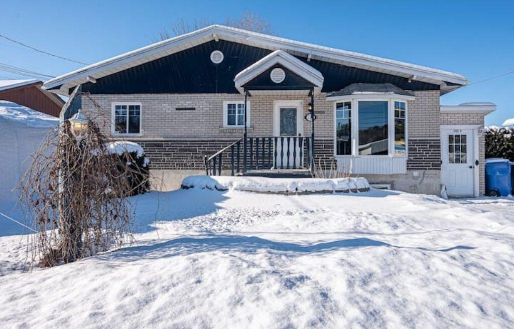 St. Jerome House | Le bungalow Des Hauteurs Free Parking, Fast WI-Fi