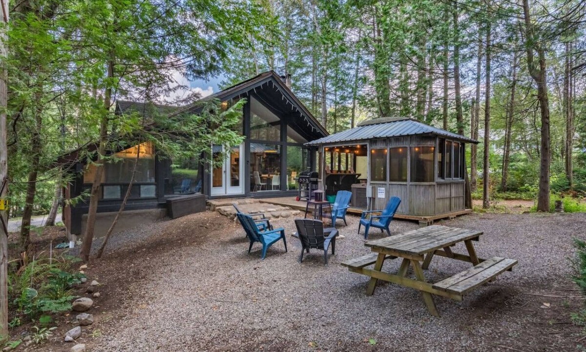 Sainte-Lucie-des-Laurentides Ski Chalet | Le1603 - Le Petit Caribou - Chalet spa et plage