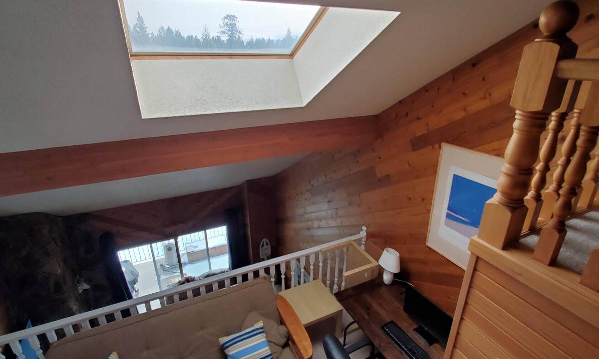 Windermere House | Lofted Akiskinook end unit- Private gated community with Pool/HotTub/Sauna/Beach