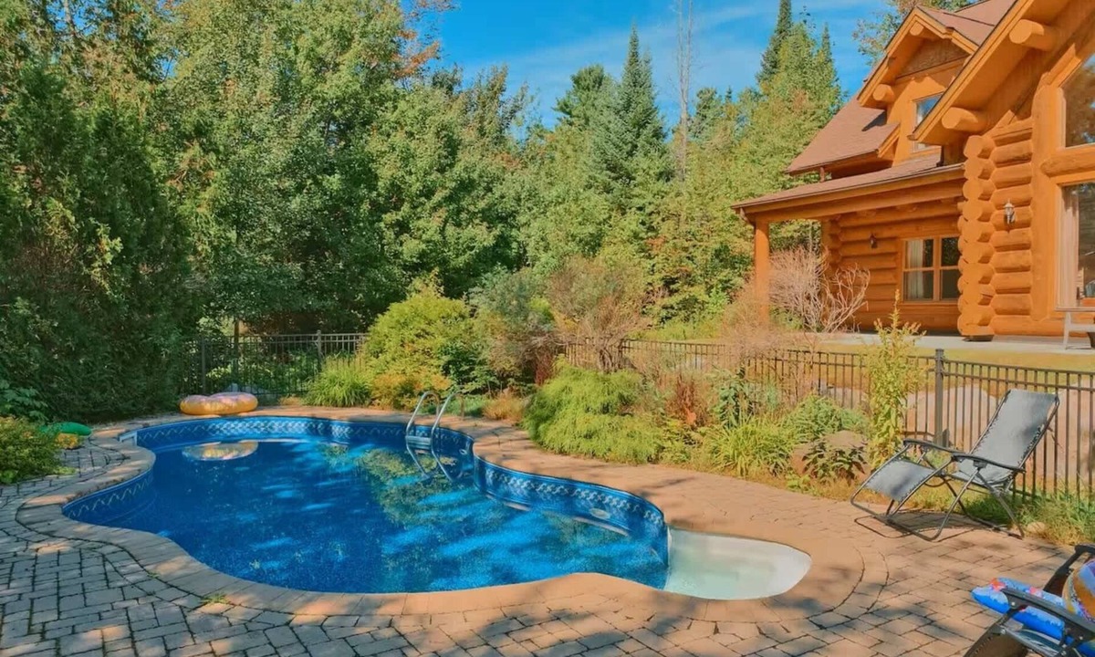 Fiddler Lake Resort Ski Chalet | Log Cottage: Sauna, Fire Pit, Pool & Lake Access