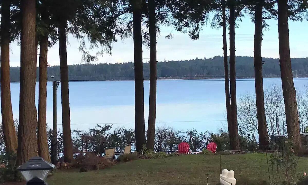Union Bay Ski Chalet | Log Home with 4 bedrooms 3 bathrooms