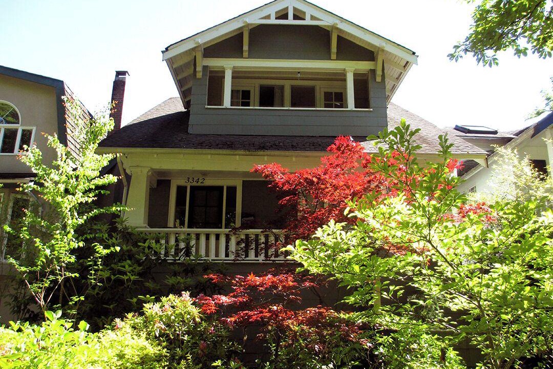Arbutus Ridge House | Lovely heritage home on quiet street in Kitsilano steps to shopping and transit