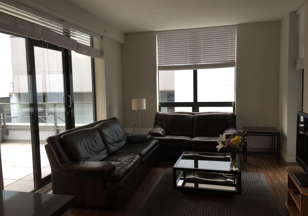 Lower Lonsdale House | Lower Lonsdale 2 Bedroom Condo