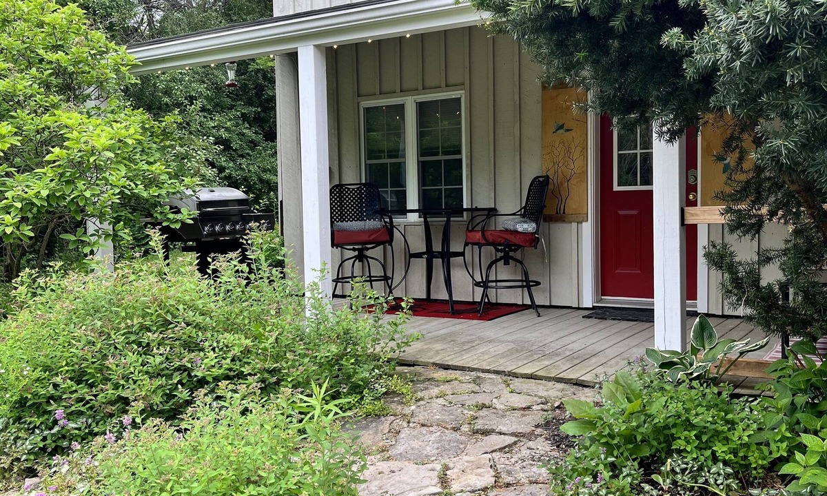 Prince Edward Apartment | Loyalist Bird House (park pass & close to horse ranch) - ST-2022-0121