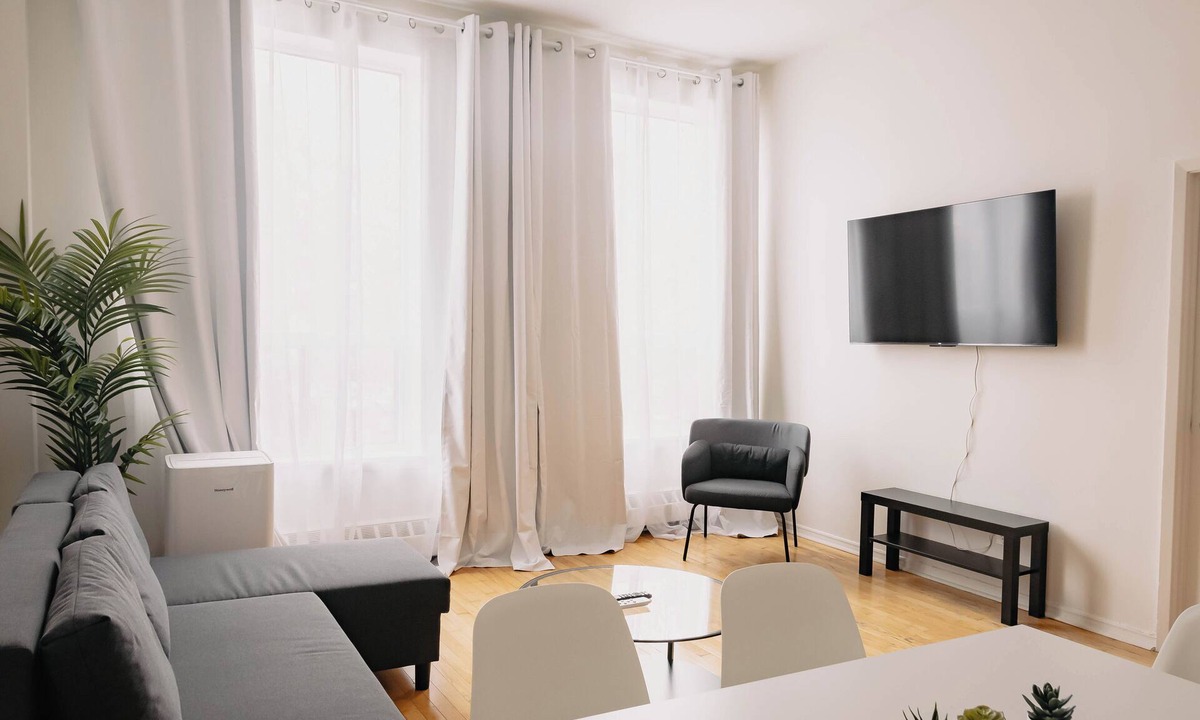 Riverside Apartment | Lum The Queen - Two-Bedroom Apartment w/City View