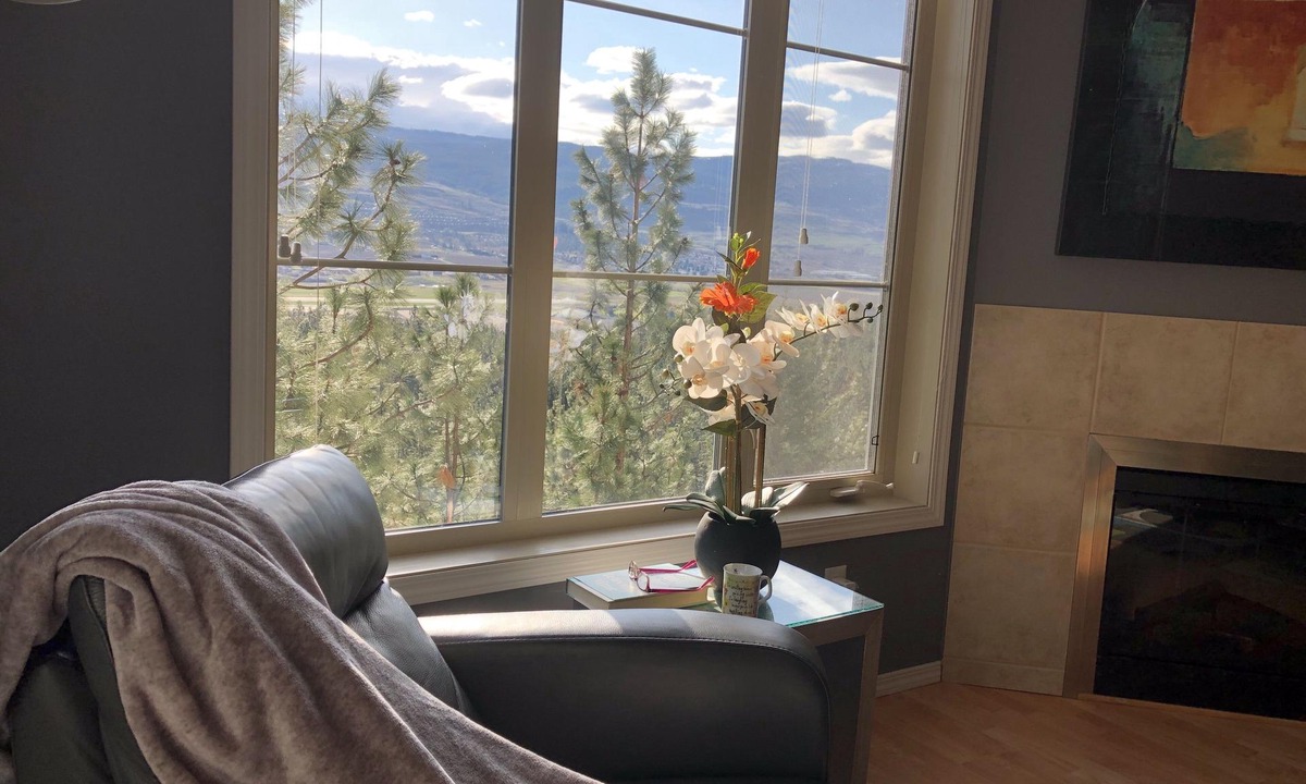 Quail Ridge Condo | Lux Exec Condo Okanagan Golf Pinnacle Pointe - Pool Hot Tub Gym etc ! 90+ days
