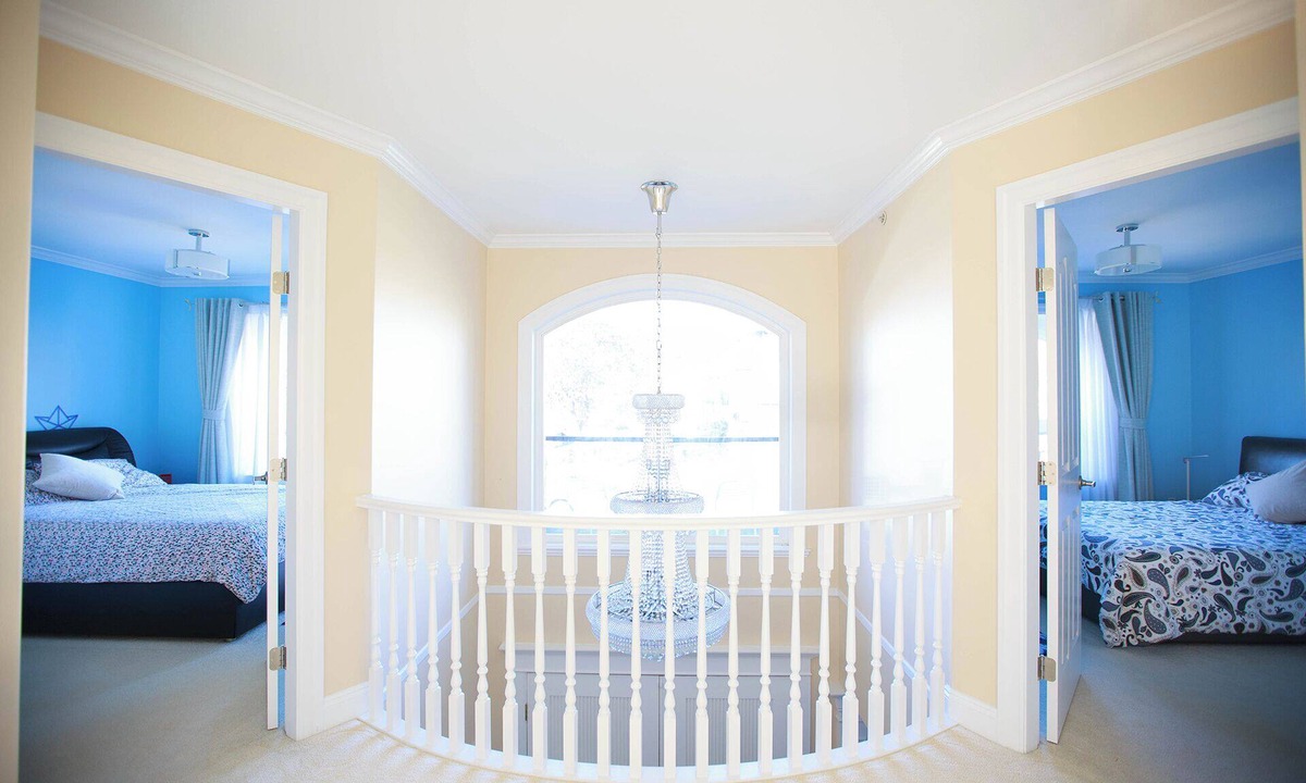 Sunset House | Luxurious 3BR House w/Balcony, Garden in Sunset Vancouver