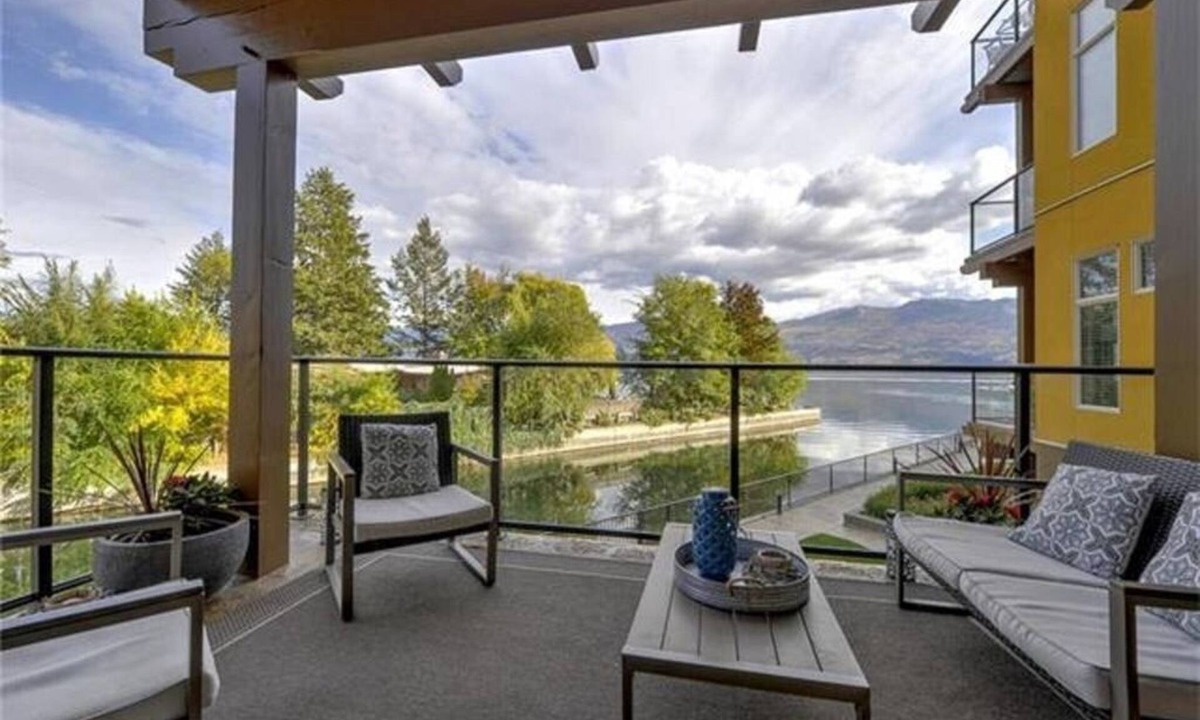 Westbank Condo | Luxurious Okanagan Lakefront Condo