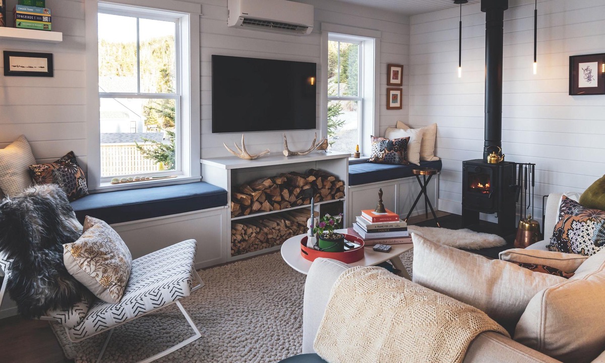Trinity House | Luxuriously charming 2-bedroom home with private beach, wharf & stage