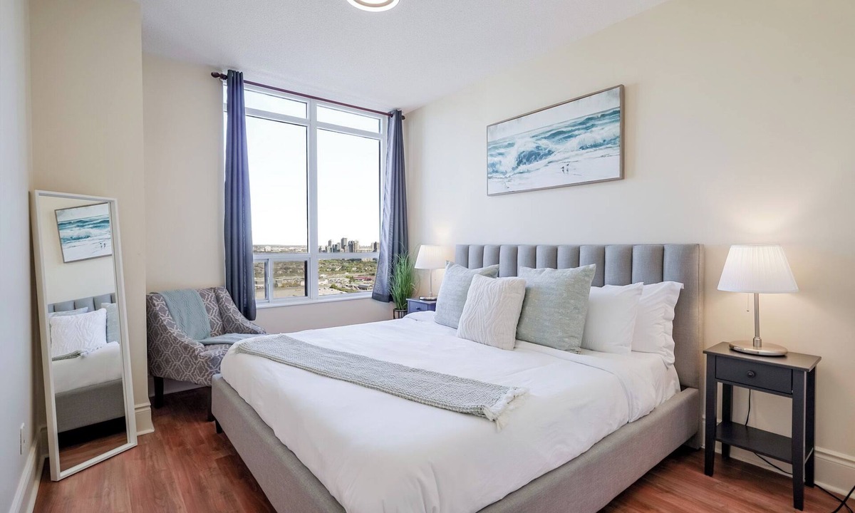 Downtown Mississauga Condo | Luxury 2Bedroom 2Bathroom Penthouse by Square One YYZToronto Airport 1 free pkng