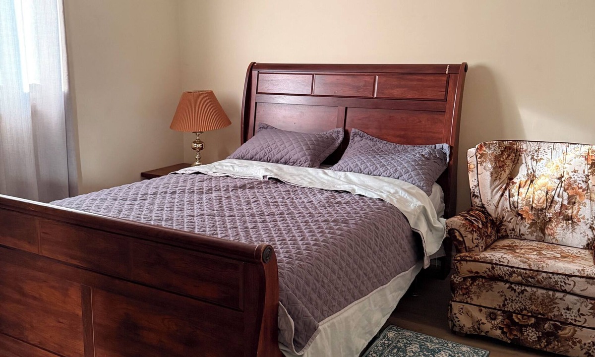Guelph House | Luxury 4 Bedroom house for your entire Family