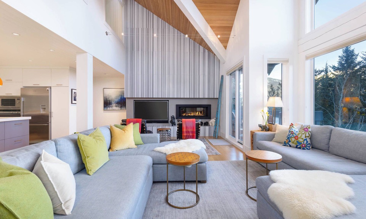 Whistler Village Ski Chalet | Luxury 4-bedroom ski-in/out chalet in Whistler