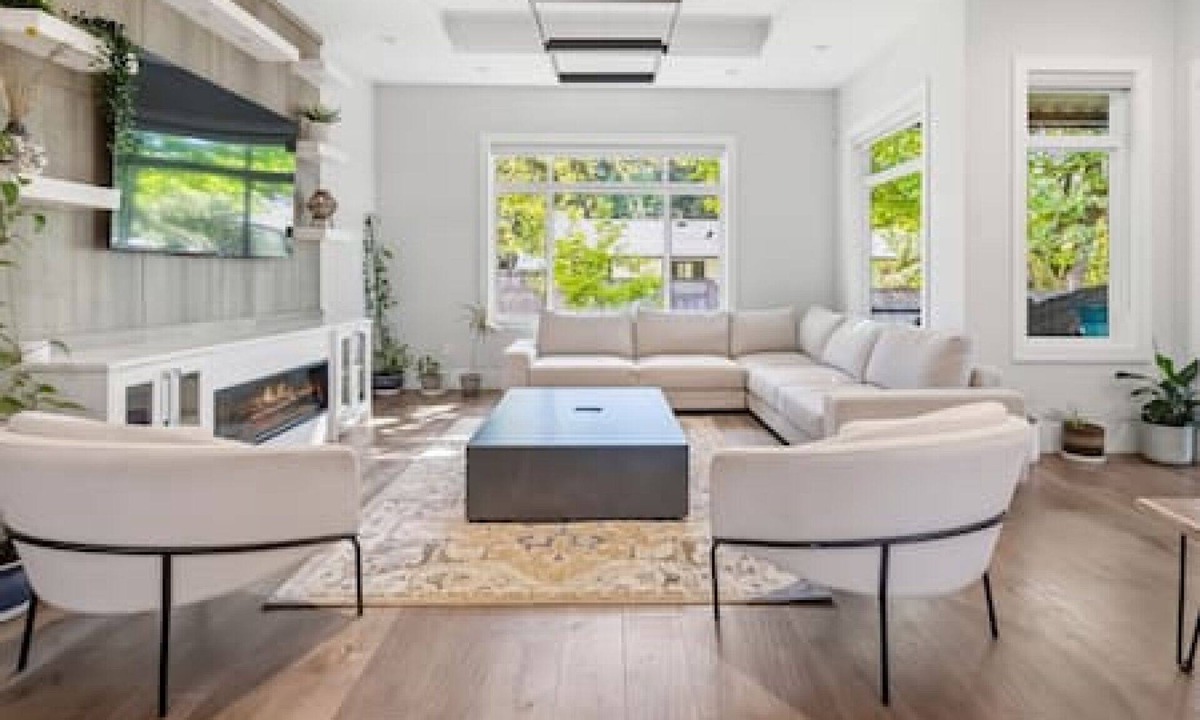 Delta House | Luxury 5-Bed Home, Sleeps 10, Quiet North Delta