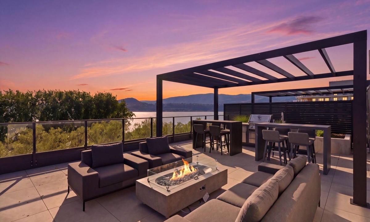South Pandosy Condo | Luxury Beachfront Retreat 3BR Penthouse Condo w/Lake Views