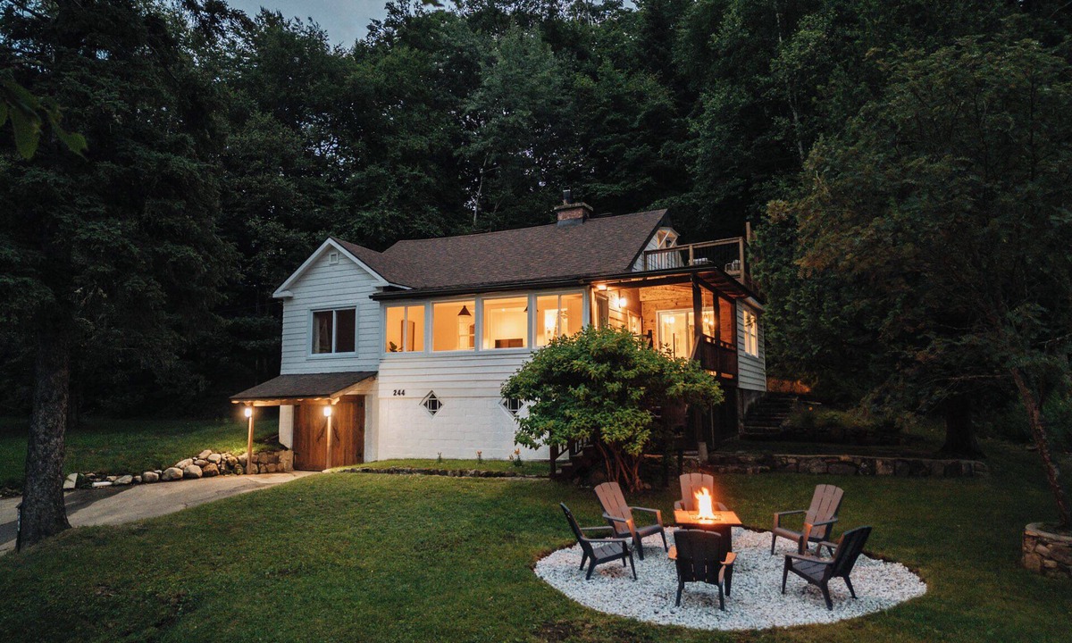 Sainte-Agathe-des-Monts Ski Chalet | Luxury Lakefront Retreat Spa Beach Near Ski