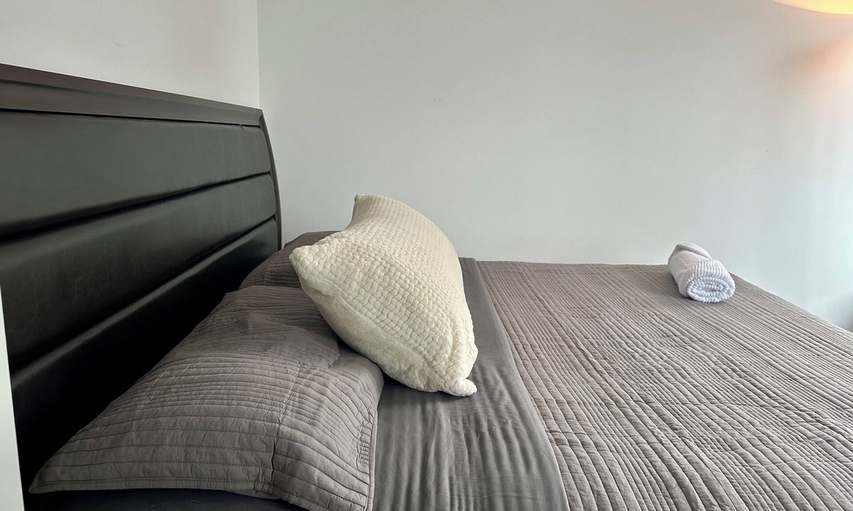 CityPlace Apartment | Luxury Condo - Bathurst & Lakeshore