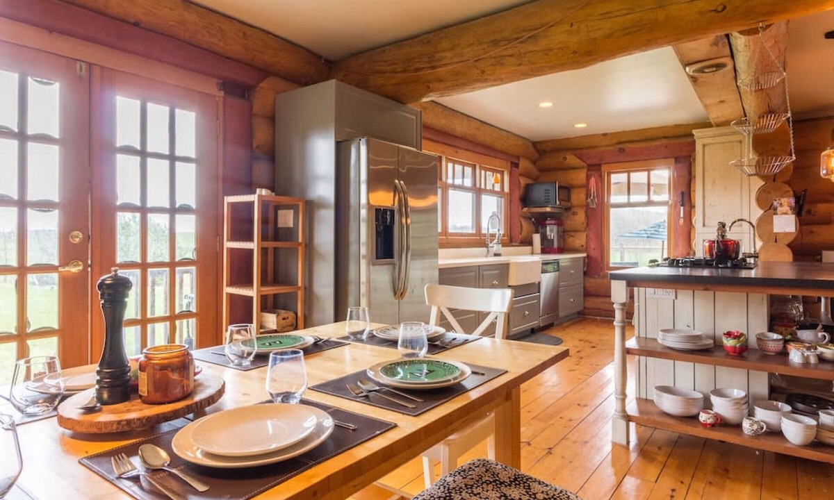 Glen Huron House | Luxury Cottage Getaway - Perfect for Families