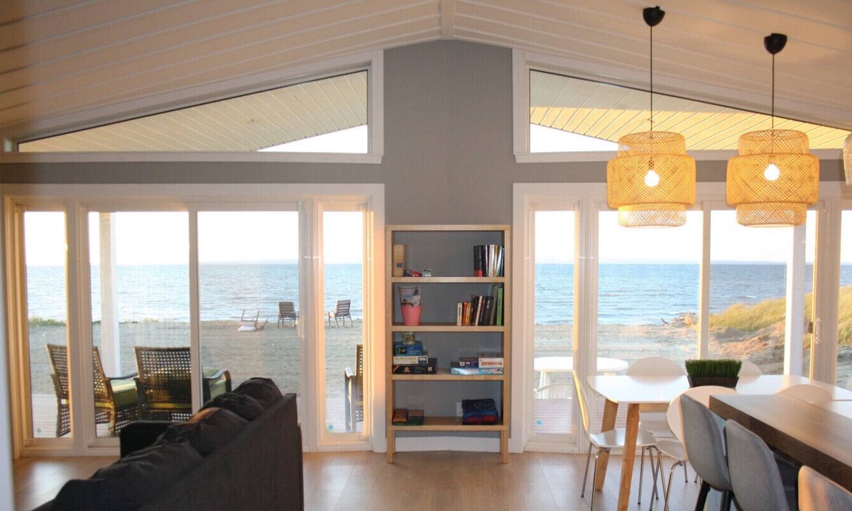 Caraquet Cottage | Luxury cottage on the beach- Baie des Chaleurs