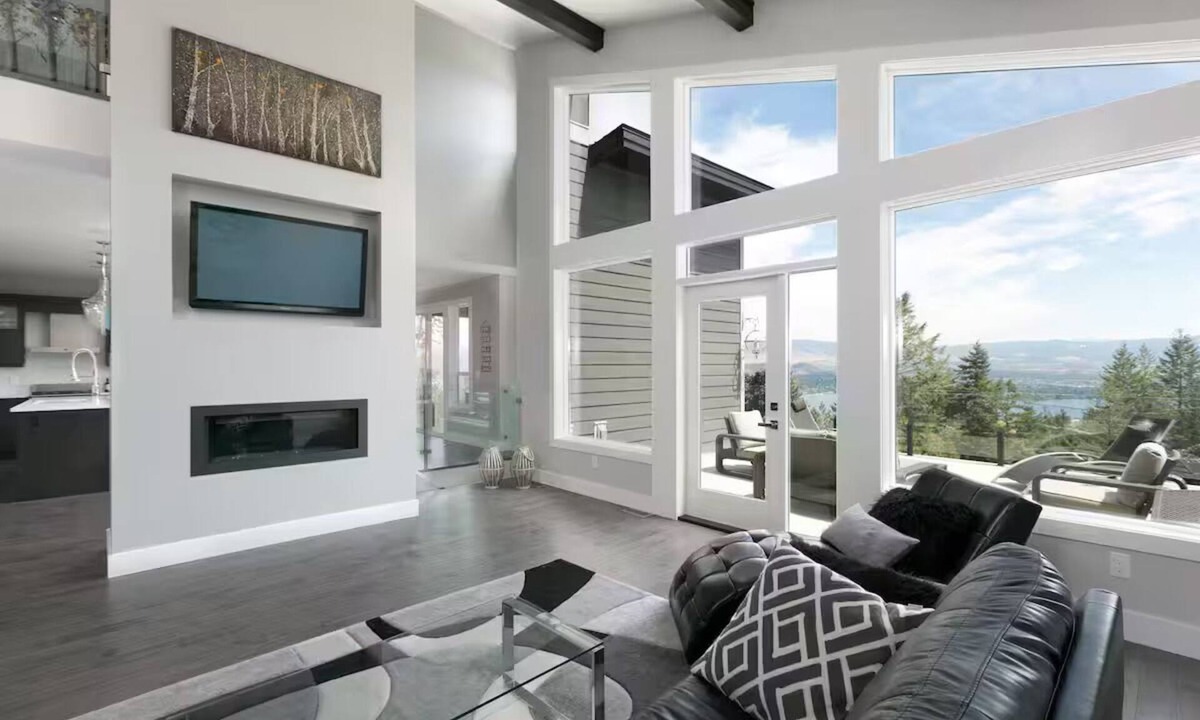 West Kelowna Estates House | Luxury Home With a View!