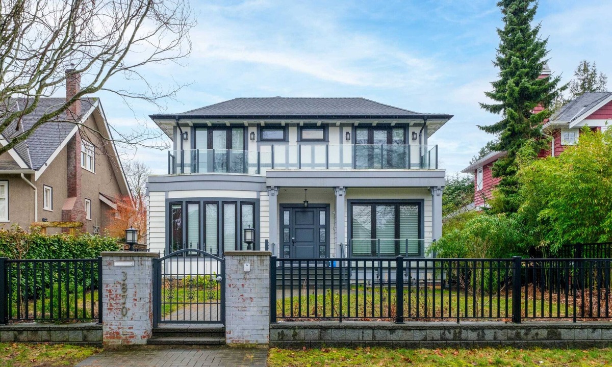 Dunbar House | Luxury Retreat in Vancouver’s Dunbar Neighborhood
