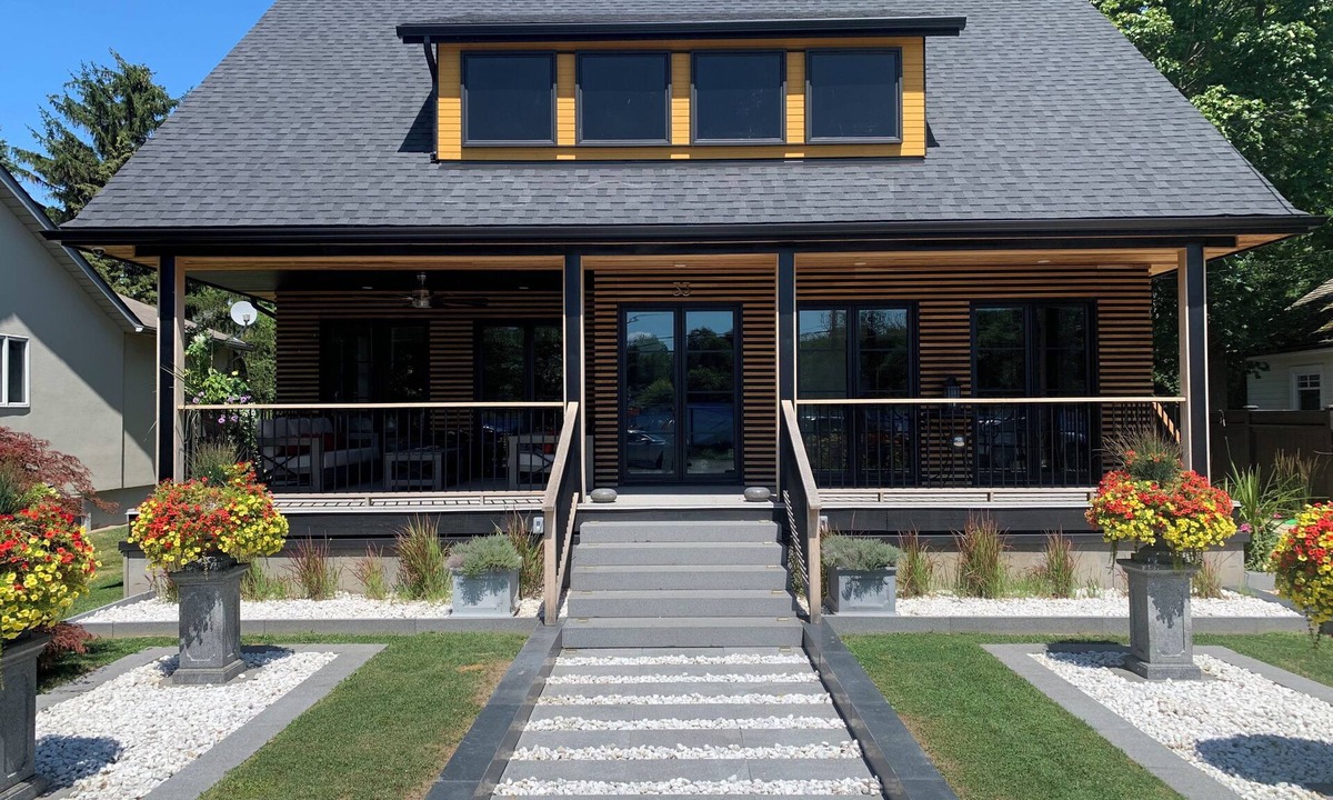 Old Town Historic District Bed & Breakfast | Luxury Romantic Private Suite With lounge and decks