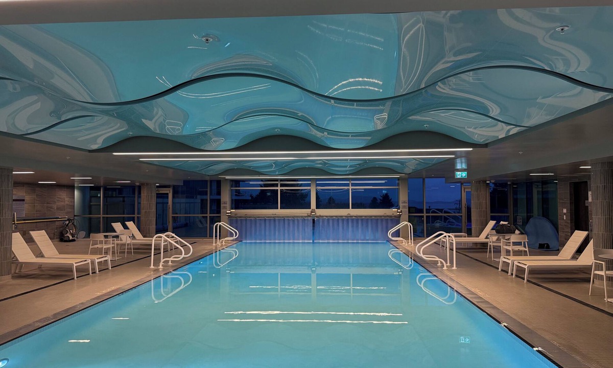 White Rock Condo | Luxury White Rock Ocean view Condo-2Bd/2Ba/2decks/pool/gym/steam room/sauna/spa