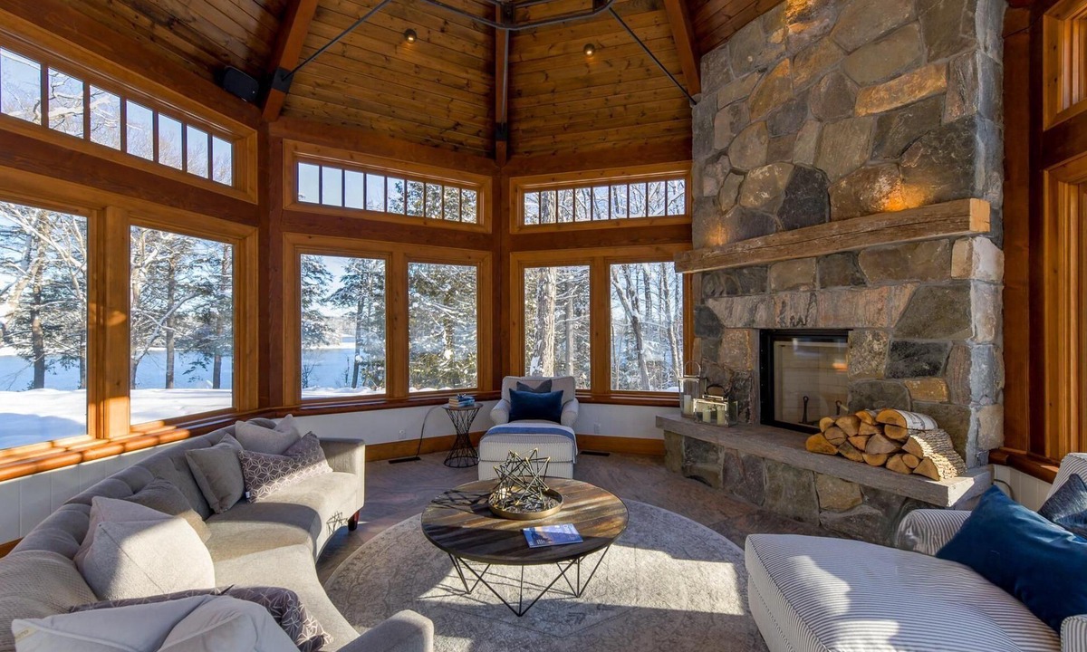 Seguin Cottage | Magnificent 7bdrm 8bath luxury on Lake Joe! Hot Tub! Gym! Boathouse! Sauna!