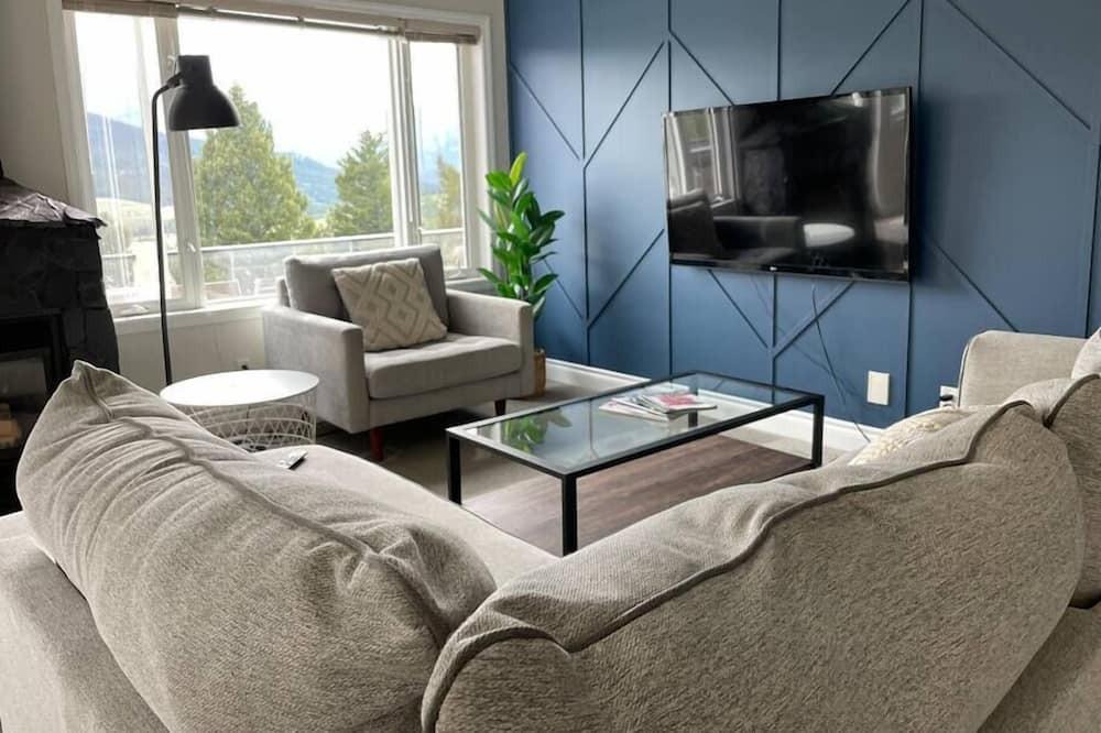 Coleman House | Massive Modern Mountain Escape - Hot Tub & Views