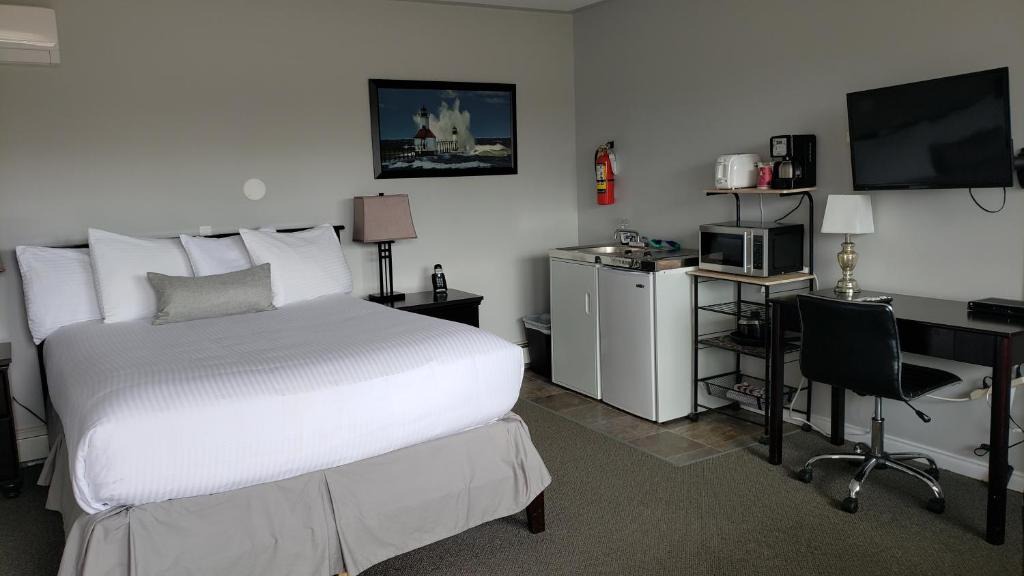 Middleton Hotel | Middleton Motel & Suites