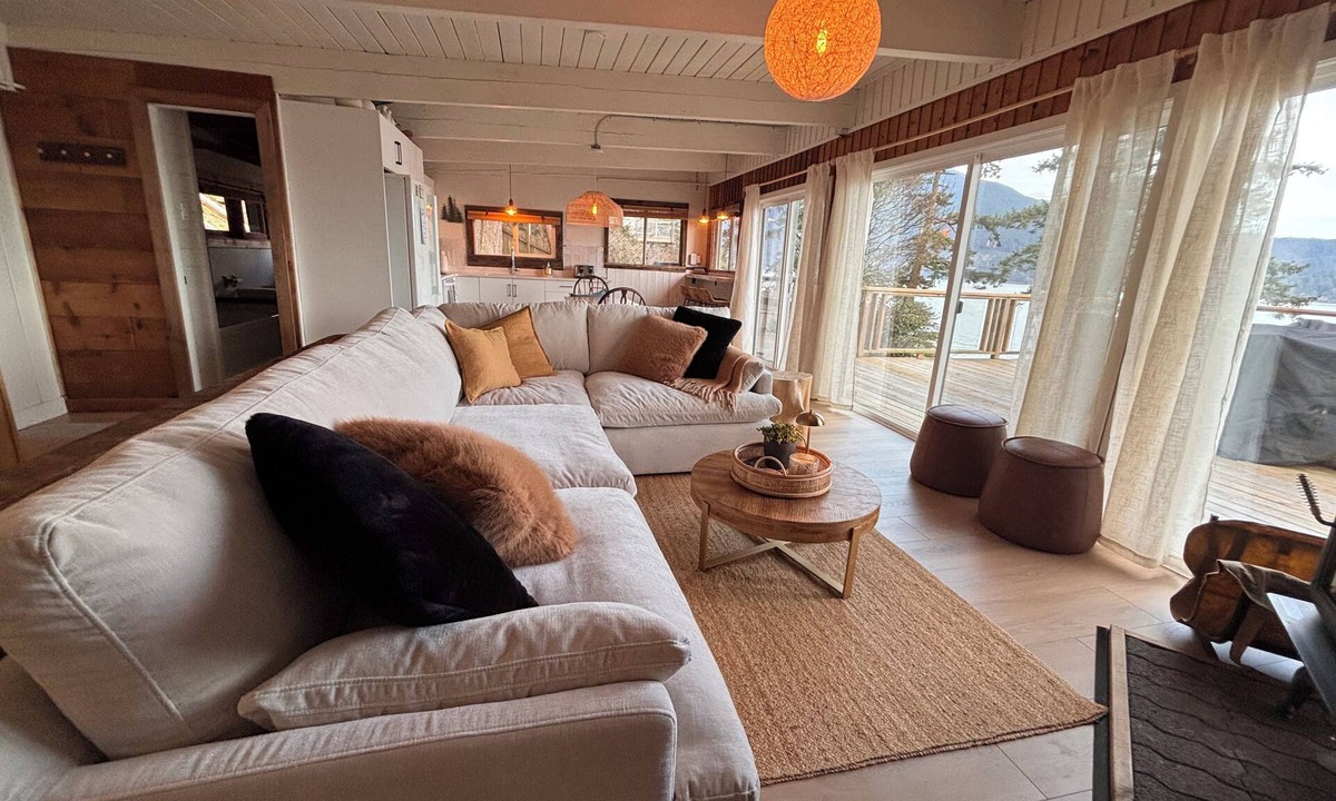 Bowen Island Cabin | Miller Oceanfront Retreat | Salt + Arbutus Cabins