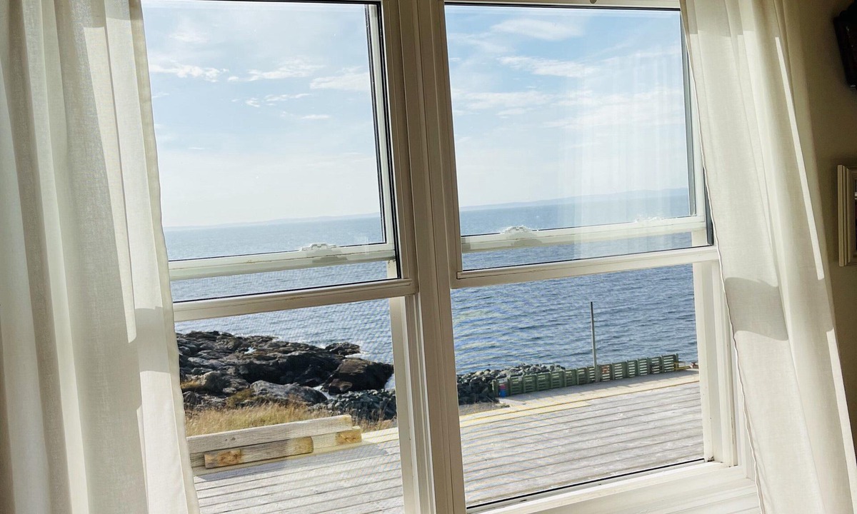 Bauline Cottage | Million Dollar View! Ocean Front, 3 Bedroom Cottage, 15 Min. from St. John's